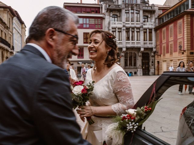 La boda de Dani y Adela en Oviedo, Asturias 28