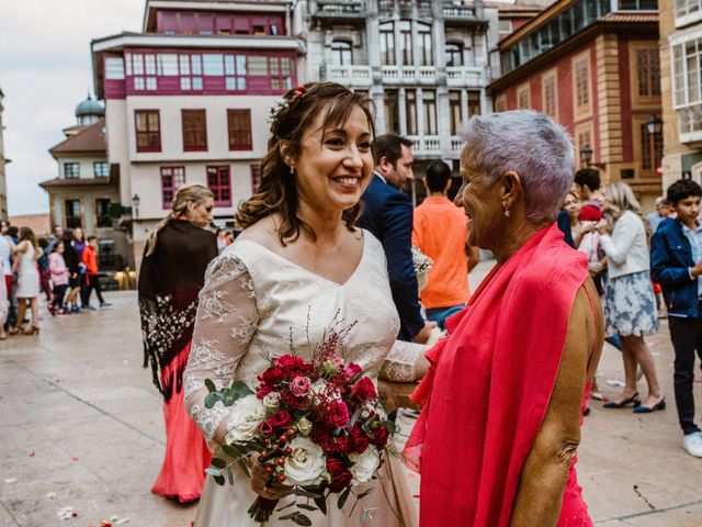 La boda de Dani y Adela en Oviedo, Asturias 120