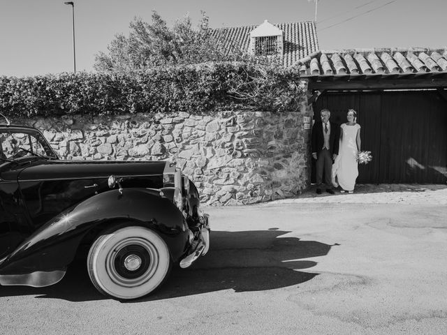 La boda de Marta y Guillermo en Chiclana De La Frontera, Cádiz 37