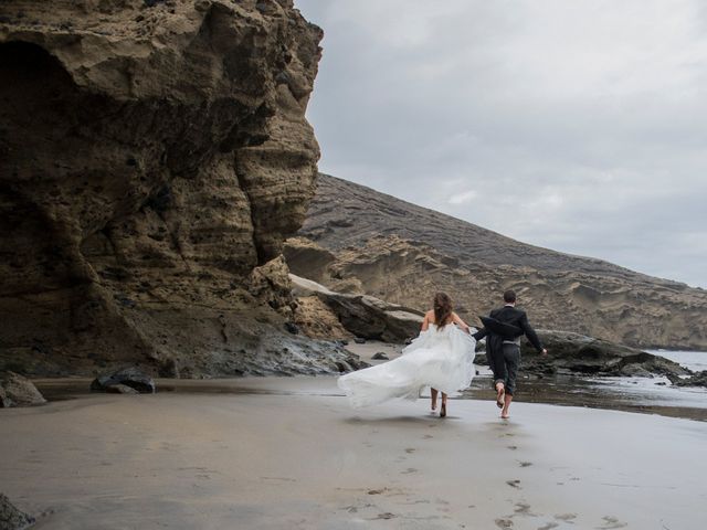 La boda de Juan y Noemi en Puerto De La Cruz, Santa Cruz de Tenerife 41