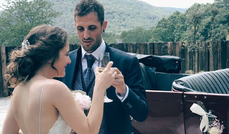 La boda de Pol y Cristina en La Vall De Bianya, Girona