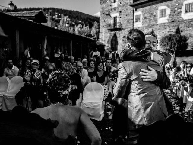 La boda de Oscar y Manuela en Canedo, León 16