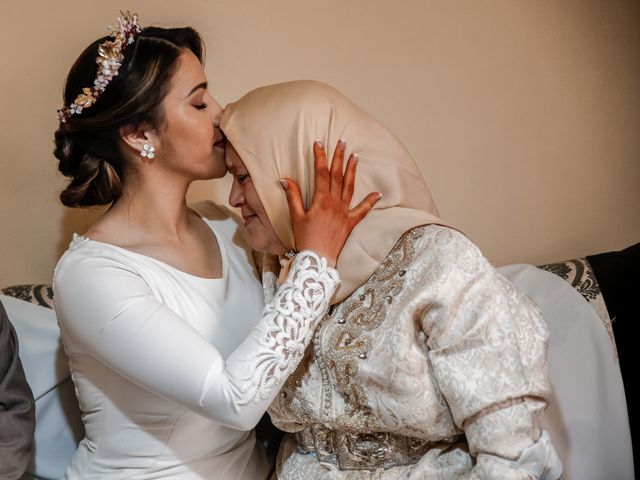 La boda de Nabila y Fausi en Melilla, Melilla 33