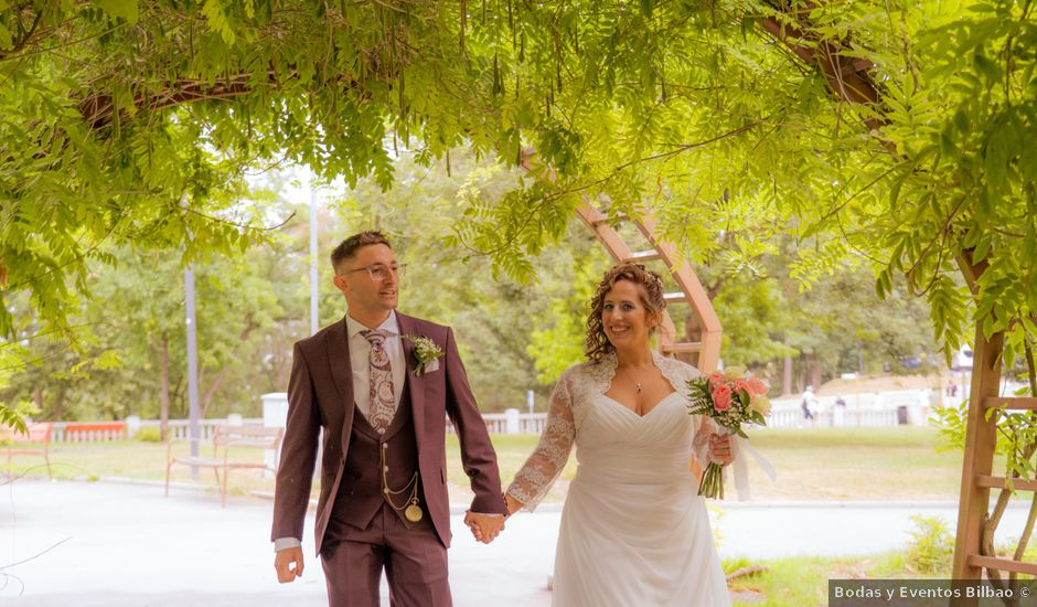 La boda de Endika y Susana en Sondika, Vizcaya