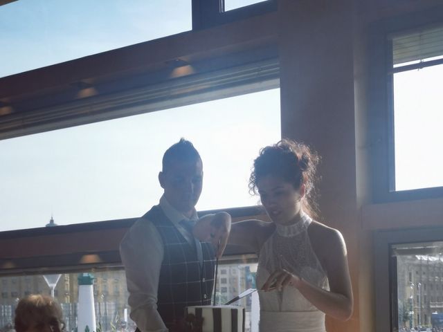 La boda de Mikel y Verónica  en Donostia-San Sebastián, Guipúzcoa 6