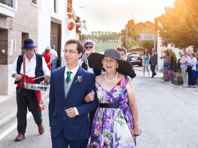 La boda de Kike y Mónica en Las Omañas, León 14