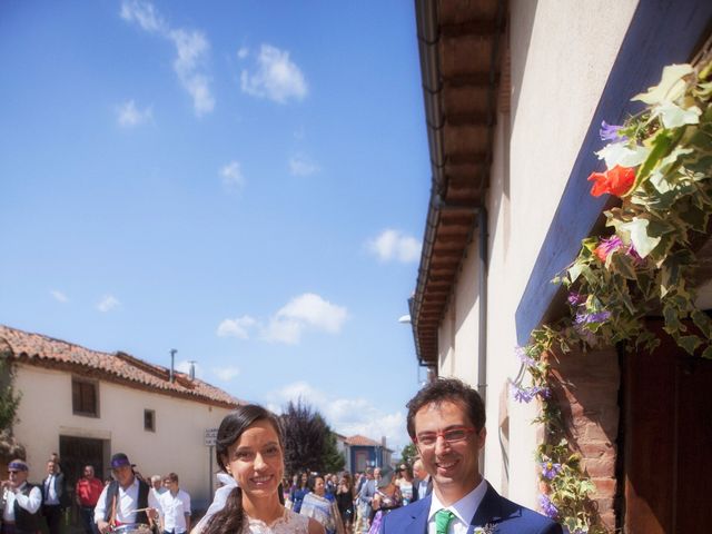 La boda de Kike y Mónica en Las Omañas, León 23