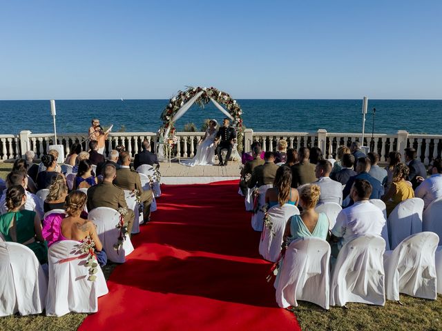 La boda de Ruben y Rosario en Vilanova I La Geltru, Barcelona 16