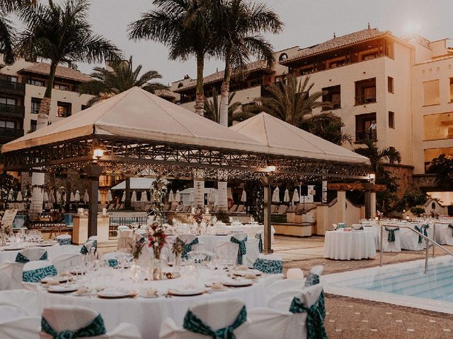 La boda de Florian y Adrián  en Adeje, Santa Cruz de Tenerife 38