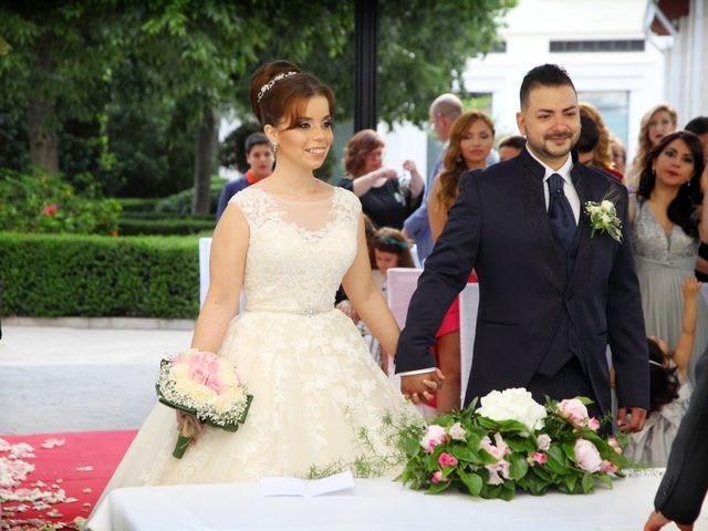 La boda de Alejandro y Alba en Valencia, Valencia 6