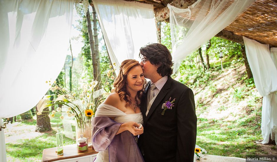 La boda de Julián y Txell en Vilanova De Sau, Barcelona