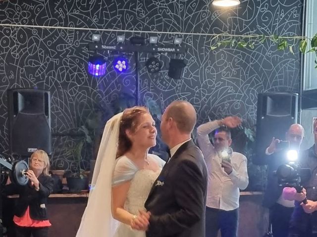 La boda de Adrián  y Diana  en Barcelona, Barcelona 15