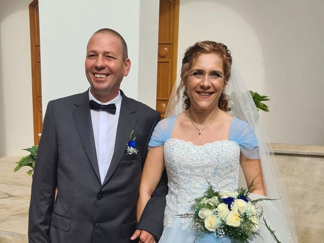 La boda de Adrián  y Diana  en Barcelona, Barcelona 25