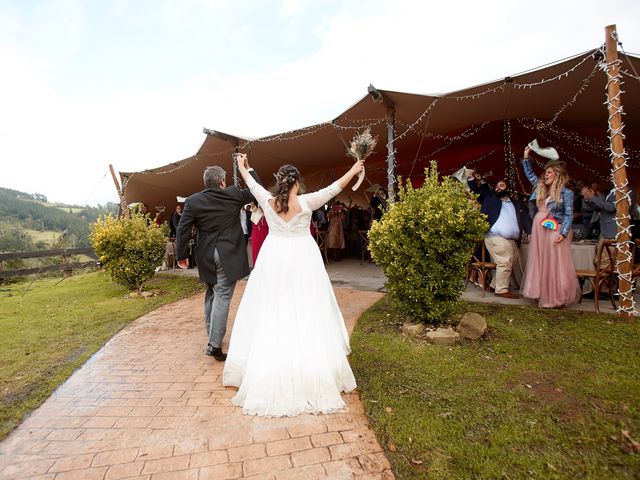 La boda de Fernando y Sara en Traslaviña, Vizcaya 4