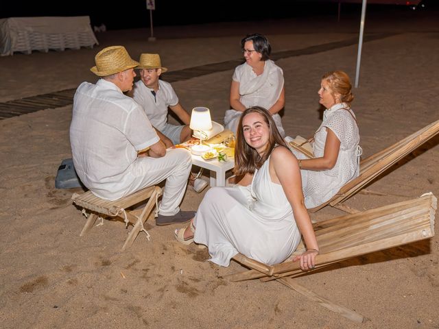 La boda de Sara y Xavi en Calella, Barcelona 28