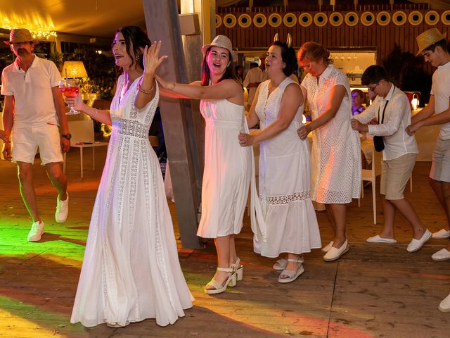 La boda de Sara y Xavi en Calella, Barcelona 40