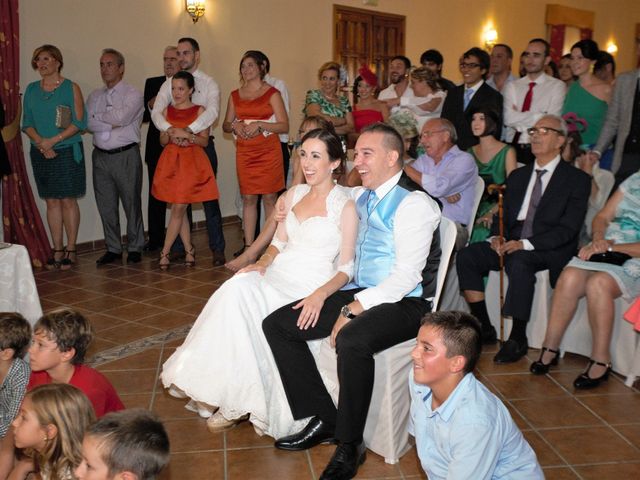 La boda de Miguel Ángel y Regina en Sevilla, Sevilla 41