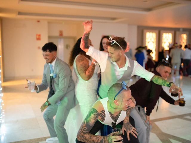 La boda de Alexander y Mariajo en Puerto De La Cruz, Santa Cruz de Tenerife 36