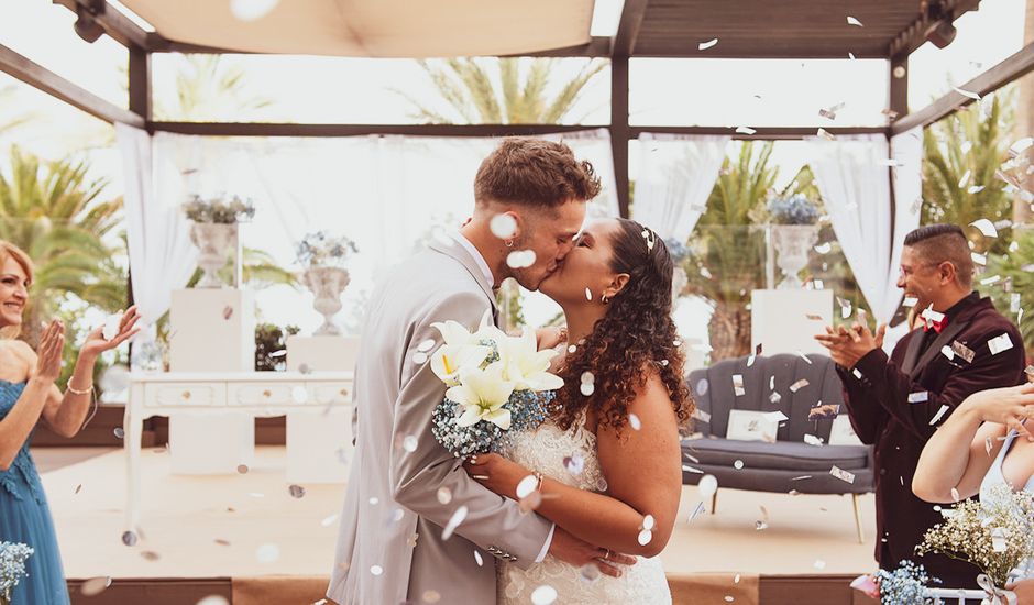 La boda de Alexander y Mariajo en Puerto De La Cruz, Santa Cruz de Tenerife