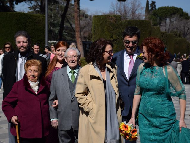 La boda de Fer y Angeles  en Madrid, Madrid 16