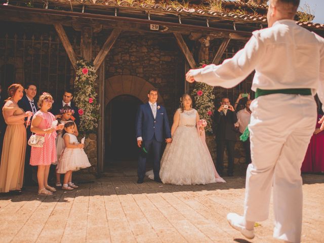 La boda de Joseba y Estibaliz en Zamudio, Vizcaya 43