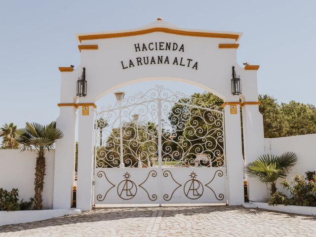 La boda de Luis y Ángeles en Dos Hermanas, Sevilla 32
