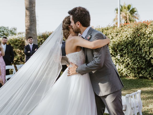 La boda de Luis y Ángeles en Dos Hermanas, Sevilla 37