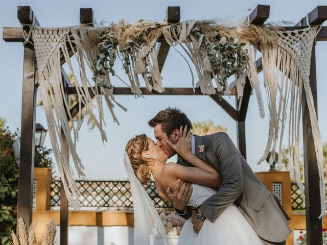 La boda de Luis y Ángeles en Dos Hermanas, Sevilla 56