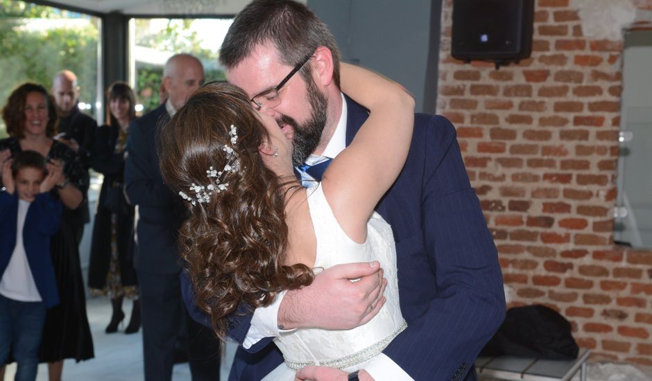 La boda de Jorge  y M Carmen  en Pozuelo De Alarcón, Madrid