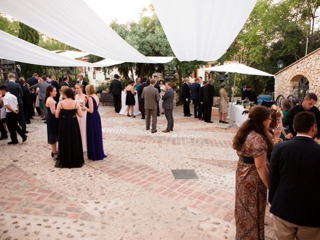 La boda de Jari y Minerva en Pueblo Acantilado, Alicante 6