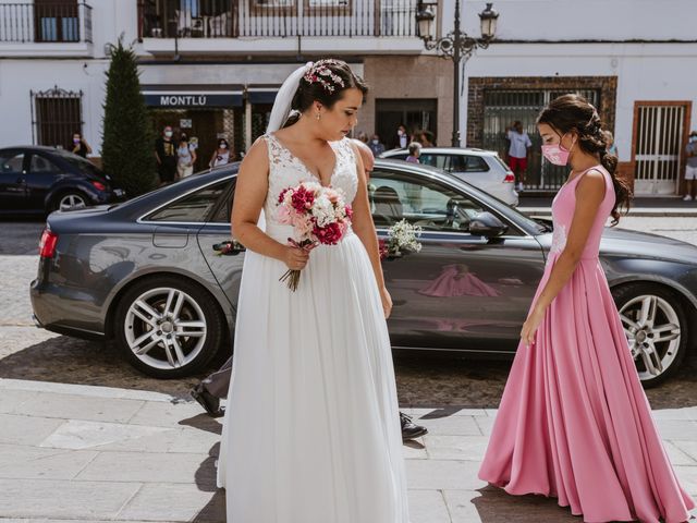 La boda de Miguel y María José en Isla Cristina, Huelva 32