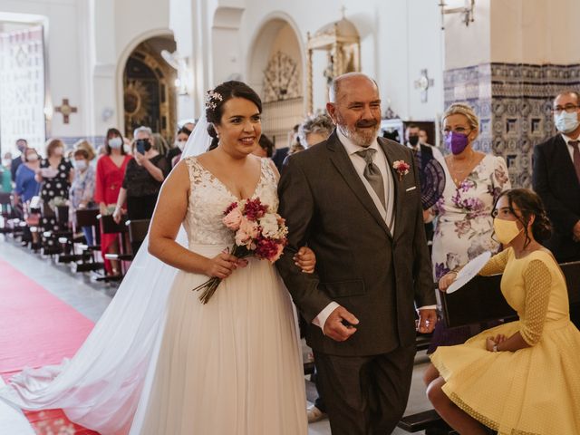 La boda de Miguel y María José en Isla Cristina, Huelva 33
