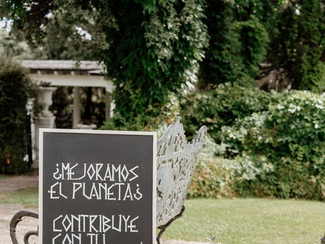La boda de Paula y Elisa en Navalafuente, Madrid 17