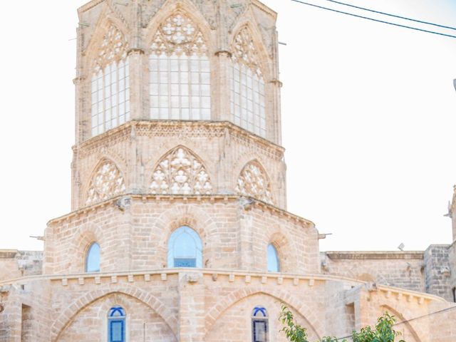 La boda de Cesar Delgado y Isabel Chan en Riba-roja De Túria, Valencia 24
