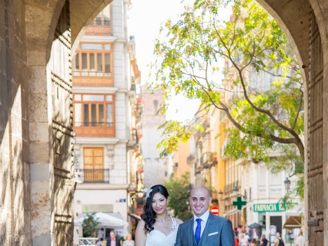 La boda de Cesar Delgado y Isabel Chan en Riba-roja De Túria, Valencia 31