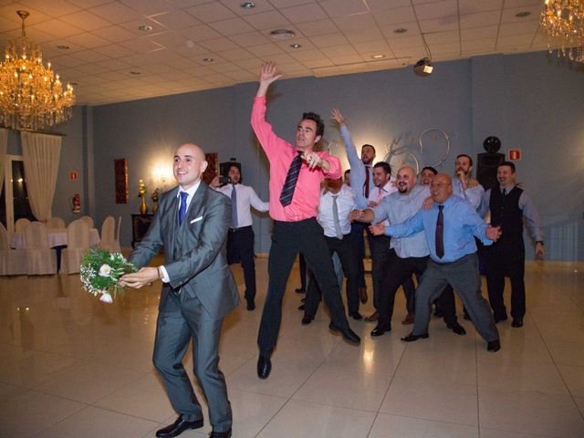 La boda de Cesar Delgado y Isabel Chan en Riba-roja De Túria, Valencia 40