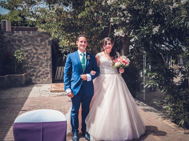La boda de Víctor y Laura en Candelaria, Santa Cruz de Tenerife 22