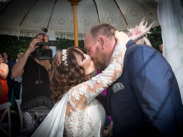 La boda de Libertad  y Isidro  en El Pedroso, Sevilla 17