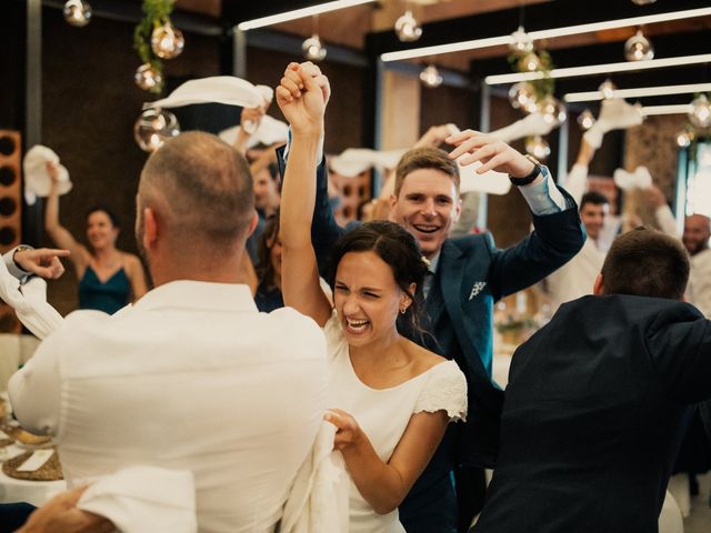 La boda de Alex y Gemma en La Vall D&apos;en Bas, Girona 34