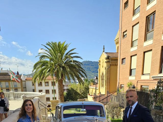 La boda de Fran  y Elsa en Getxo, Vizcaya 15