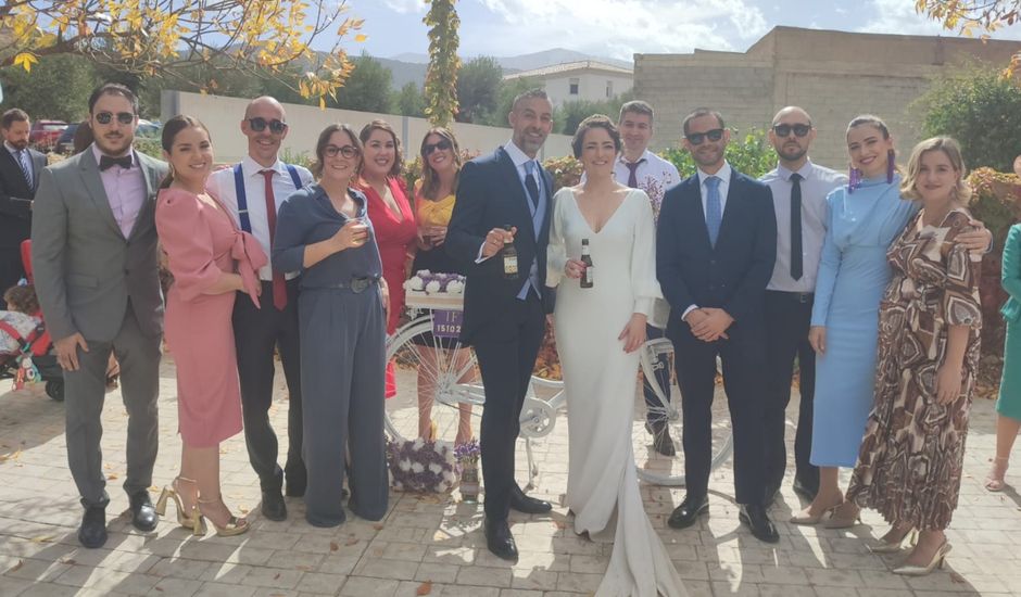 La boda de Irene y Fernando  en Hueneja, Granada