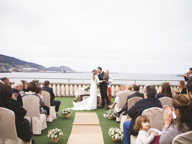 La boda de Mikel y Maitane en Getxo, Vizcaya 83