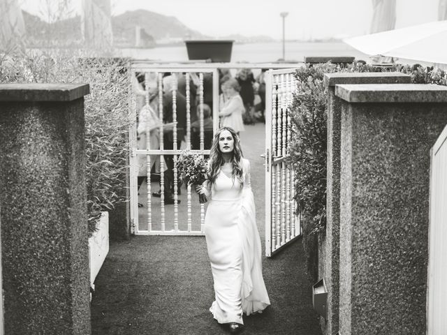 La boda de Mikel y Maitane en Getxo, Vizcaya 27