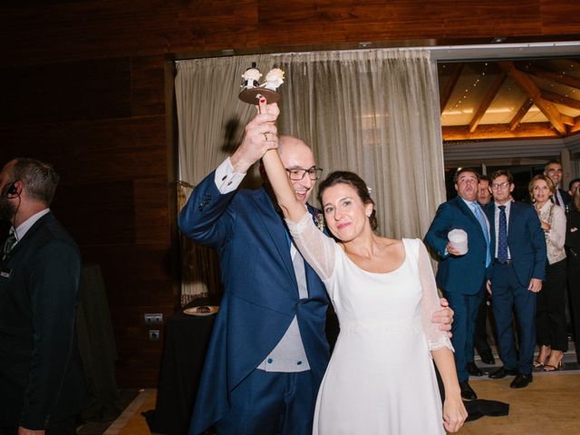 La boda de María José y Isaac en La Manjoya, Asturias 36