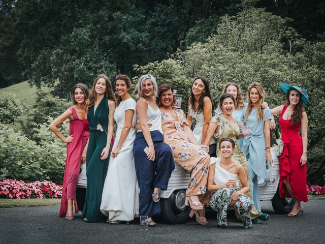 La boda de Ana y Joxe en Hondarribia, Guipúzcoa 55