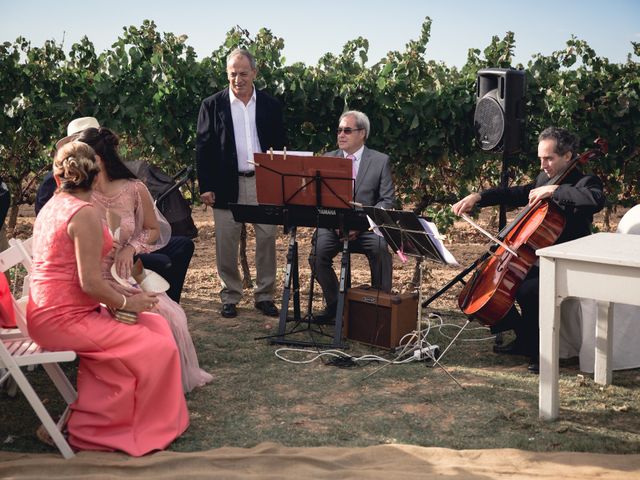 La boda de Ismael y Paula en Sant Cugat Sesgarrigues, Barcelona 14
