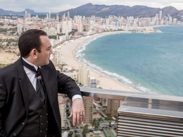 La boda de Jordi y Stela en Benidorm, Alicante 12