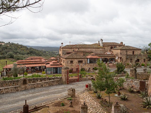 La boda de Olga y Enrique en Almendral, Badajoz 1