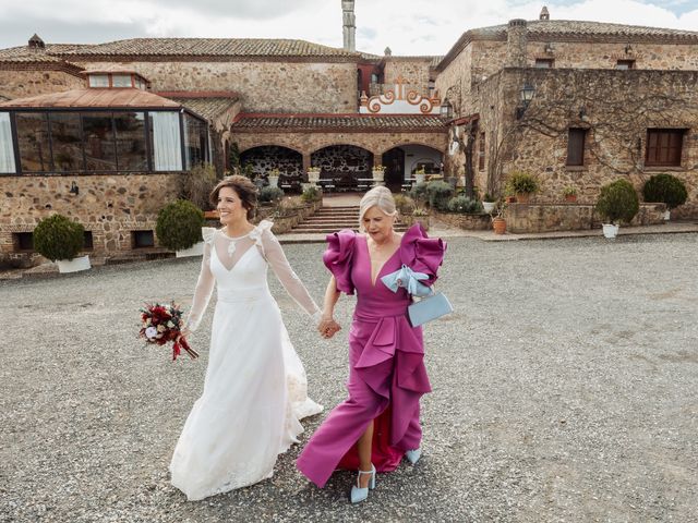 La boda de Olga y Enrique en Almendral, Badajoz 74