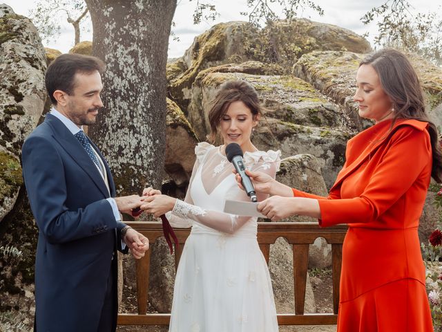 La boda de Olga y Enrique en Almendral, Badajoz 91